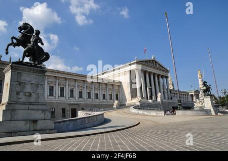 Le Parlement autrichien à Vienne, Autriche. Panorama par temps ensoleillé Banque D'Images