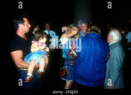 Beverly Hills, Californie, États-Unis 17 mai 1996 l'acteur Christopher Aber, l'acteur Mickey Rooney et sa femme Jan Rooney assistent au troisième dîner/danse Country Western annuel pour le Cure III le 17 mai 1996 à l'hôtel Beverly Hilton de Beverly Hills, Californie, États-Unis. Photo par Barry King/Alay stock photo Banque D'Images