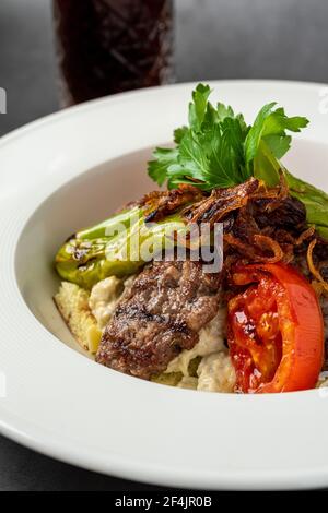 La nourriture turque Hunkar Begendi faite à l'aubergine et la Viande Banque D'Images