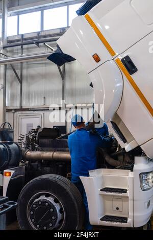 Atelier d'entretien de réparation de chariot à portes Banque D'Images