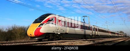 LNER Azuma train, classe 800, East Coast main Line Railway, Newark on Trent, Nottinghamshire, Angleterre, Royaume-Uni Banque D'Images