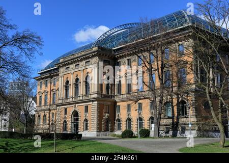 Kunsthalle K21 musée d'art à Ständehaus, façade extérieure avec parc, Düsseldorf, Allemagne Banque D'Images