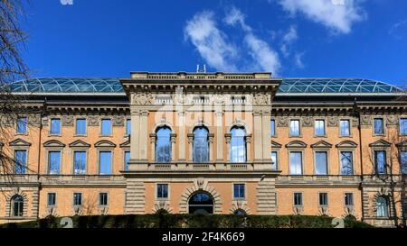 Kunsthalle K21 musée d'art à Ständehaus, façade extérieure avec parc, Düsseldorf, Allemagne Banque D'Images