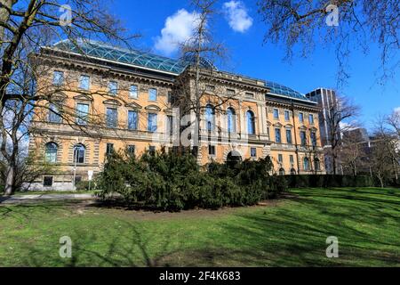 Kunsthalle K21 musée d'art à Ständehaus, façade extérieure avec parc, Düsseldorf, Allemagne Banque D'Images