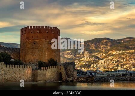 Tour rouge (Kizil Kule) à Alanya, Turquie. Banque D'Images