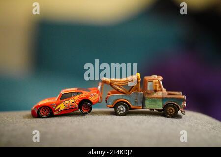 POZNAN POLOGNE 14 mars 2021 Mattel Tow Mater tirant eclairage McQueen jouet voiture du film Disney Pixar Cars Photo Stock Alamy