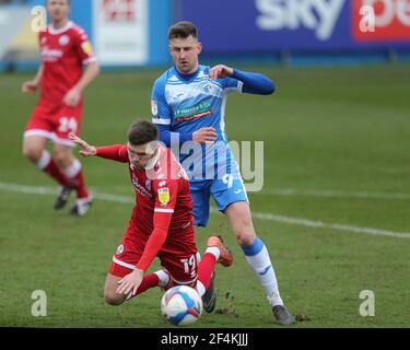 BARROW DANS FURNESS, ROYAUME-UNI. 20 MARS : Scott Quigley de Barrow en action avec Jordan Tunnicliffe de Crawley Town lors du match Sky Bet League 2 entre Barrow et Crawley Town à la rue Holker, Barrow-in-Furness le samedi 20 mars 2021. (Credit: Mark Fletcher | MI News) Credit: MI News & Sport /Alay Live News Banque D'Images