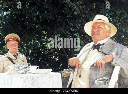 PETER USTINOV en NOMINATION AVEC DÉCÈS (1988), dirigé par MICHAEL GAGNANT. Crédit: CANNON FILMS / Album Banque D'Images