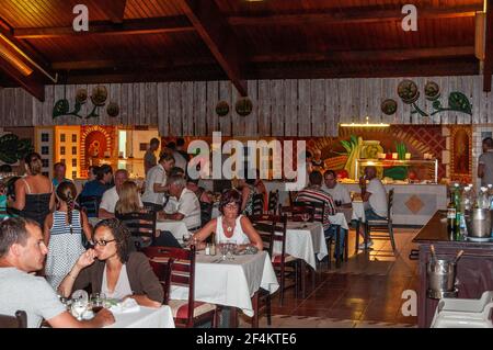 Restaurant buffet dans un complexe de Cayo Santa Maria, Villa Clara, Cuba Banque D'Images