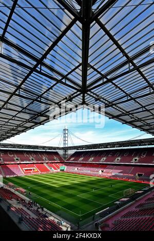 Vue d'ensemble du stade Rhein Energie Stadion Cologne, Rhénanie-du-Nord-Westfalia, Allemagne Banque D'Images