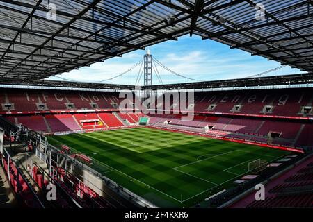 Vue d'ensemble du stade Rhein Energie Stadion Cologne, Rhénanie-du-Nord-Westfalia, Allemagne Banque D'Images