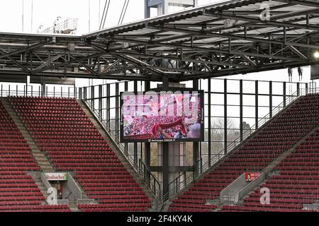 Fussball, Bundesliga, Deutschland, Herren, Saison 2020/2021, 26. Spieltag, Rhein Energie Stadion Kšln, 1. FC Kšln (weiss) - Borussia Dortmund (gelb) 2 Banque D'Images