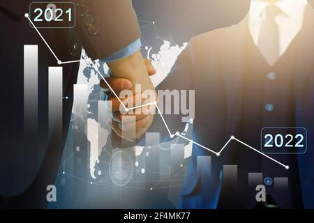 main de l'homme tenant un graphique de croissance. Concept d'analyse Banque D'Images