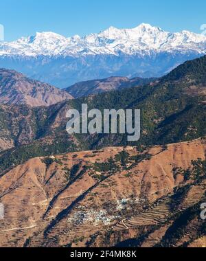 Mont Bandarpunch, Himalaya, vue panoramique de l'Himalaya indien, grande chaîne himalayenne, Uttarakhand Inde, vue de Mussoorie Road, chaîne Gangotri Banque D'Images