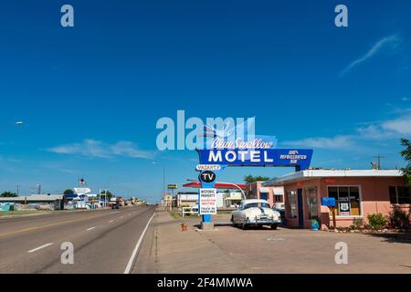 Tucumcari, Nouveau-Mexique - 9 juillet 2014 : le Blue Swallow Motel historique, le long de la US route 66, dans la ville de Tucumcari, Nouveau-Mexique. Banque D'Images