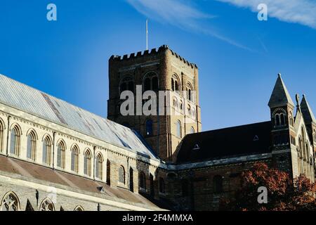 CHESTER, ROYAUME-UNI - 19 novembre 2017 : la tour normande traversant la cathédrale et l'église abbatiale de St Alban. St Albans, Hertfordshire, Angleterre Banque D'Images