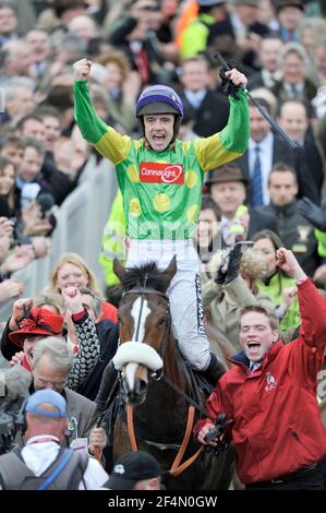 FESTIVAL CHELTENHAM 2009. 4ÈME JOUR LA COUPE D'OR. RUBY WALSH SUR KAUTO STAR WINS. 13/3/09. PHOTO DAVID ASHDOWN Banque D'Images