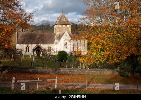 Église paroissiale St Laurence en automne, Seale, Guildford, Surrey, Angleterre Banque D'Images