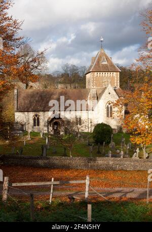 Église paroissiale St Laurence en automne, Seale, Guildford, Surrey, Angleterre Banque D'Images