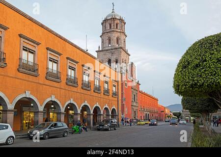 Templo de San Francisco, église franciscaine dans le centre-ville historique de Querétaro, centre-nord du Mexique Banque D'Images