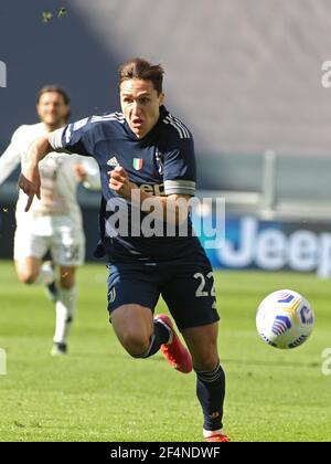 Turin, Italie. 21 mars 2021. Federico Chiesa (Juventus FC) en course vers le ballon pendant Juventus FC vs Benevento Calcio, football italien série A match à Turin, Italie, Mars 21 2021 crédit: Agence de photo indépendante/Alamy Live News Banque D'Images