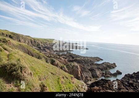 Le rivage des Rocheuses à Torrs point à l'embouchure de Kirkcudbright Bay Kirkcudbright Dumfries et Galloway Écosse Banque D'Images