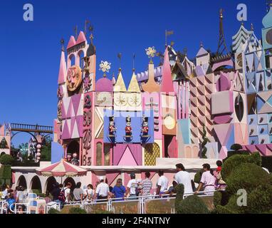 "C'est un petit monde' l'attraction, Disneyland, Anaheim, Californie, États-Unis d'Amérique Banque D'Images