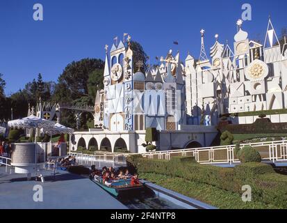 "C'est un petit monde' l'attraction, Disneyland, Anaheim, Californie, États-Unis d'Amérique Banque D'Images