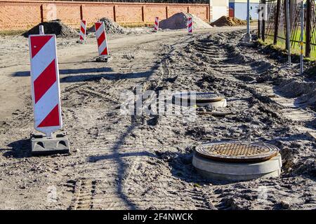 reconstruction de la rue de la ville, remplacement des tuyaux de communication souterrains Banque D'Images