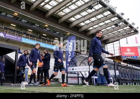 BRUGES, BELGIQUE - MARS 21: Charles de Ketelaere du Club Brugge, Mats Rits du Club Brugge et Hans Vanaken du Club Brugge pendant le Jupiler Pro Leagu Banque D'Images