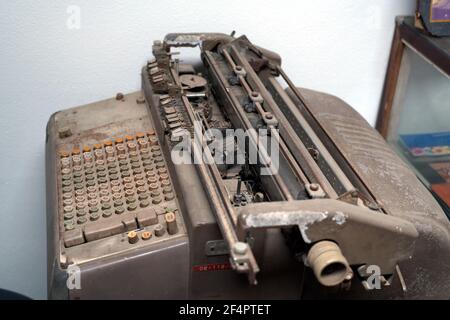 Vintage années 50 Bank Office avec Retro Calculation Equipment et banque Money machine.Good Memory to the Past Banque D'Images