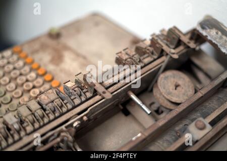 Vintage années 50 Bank Office avec Retro Calculation Equipment et banque Money machine.Good Memory to the Past Banque D'Images