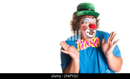Vacances. Clown gras drôle. Arrière-plan blanc. Banque D'Images