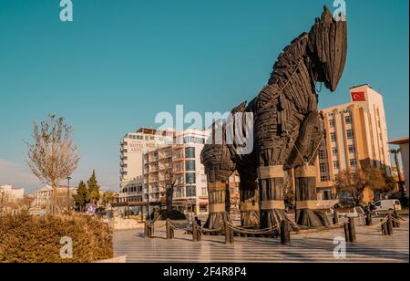 Canakkale, Turquie - 1 mars 2021 - f le film Trojan Horse du film Troy de 2004 exposé dans le centre de Canakkale, Turquie Banque D'Images