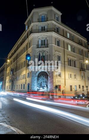 Rome, Italie - Oct 04, 2018 : vue de la nuit de la traversée de Quattro Fontane Banque D'Images
