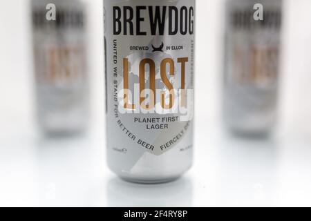 Woodbridge, Suffolk, Royaume-Uni Mars 10 2021: New Brewdog Lost Lagar qui est brassée à l'énergie solaire et est la première bière neutre en carbone au monde Banque D'Images