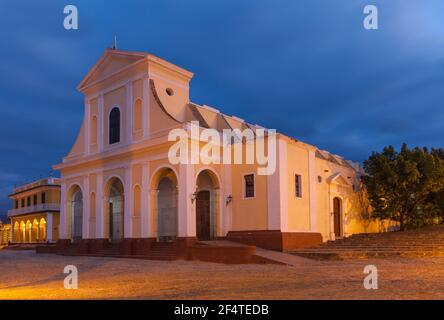 Cuba, Trinidad, Plaza Mayor, Iglesia Parroquial de la Santisima Trinidad - Église de la Sainte Trinité Banque D'Images