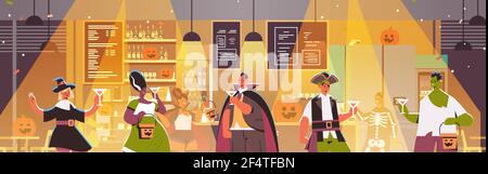 les gens en différents costumes célébrant la course de mélange de vacances d'halloween heureux hommes femmes boissons cocktails Illustration de Vecteur