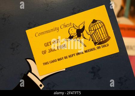 Sortir de prison Free Community Chest Card , Monopoly Board Game, USA Banque D'Images