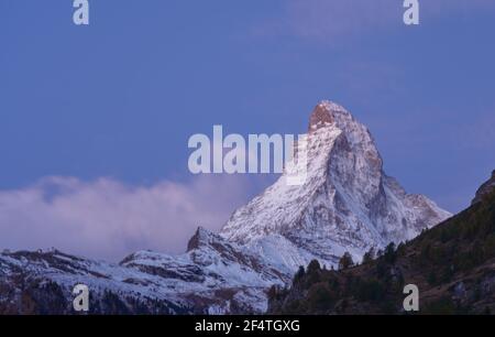 Le Cervin le matin, le roi des montagnes. (Zermatt, Suisse.) Banque D'Images