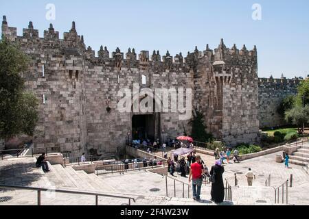 Porte de Damas dans la vieille ville de Jérusalem Banque D'Images