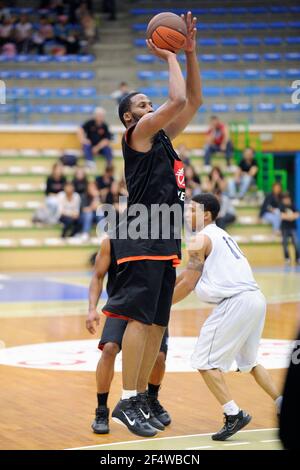 BASKET-BALL - LIGUE FRANCE PROA 2010-2011 - PRÉ-SAISON - TOURNOI DE BOURGES (FRA) - ROANNE V ORLÉANS - 17/09/2010 - JEAN FRANÇOIS MOLLIERE / DPPI - MOSS Zach (Orléans) Banque D'Images