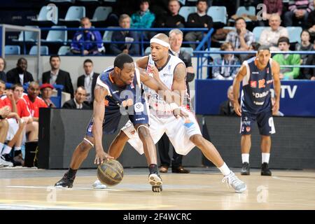 BASKET-BALL - SEMAINE DES AS 2011 - FINAL - GRAVELINES V CHALON SUR SAONE - PAU (FRA) - 13/02/2011 - PHOTO : JEAN-FRANÇOIS MOLLIERE / DPPI - BOKOLO YANNICK (GRAVELINES) Banque D'Images