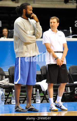 BASKETBALL - EUROBASKET MEN 2011 - LITUANIE - ÉQUIPE DE FORMATION FRANÇAISE - SIAULIAI - 30/08/2011 - PHOTO : JEAN FRANÇOIS MOLLIERE / DPPI - RONNY TURIAF Banque D'Images