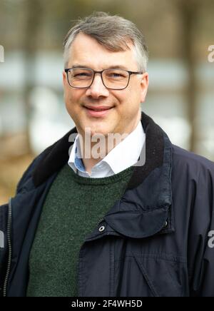 Bispingen, Allemagne. 23 mars 2021. Philip Seimer, directeur du parc du Centre Parc Bispinger Heide. Le confinement de Pâques décidé par les gouvernements fédéral et des États rencontre une incompréhension dans l'industrie touristique en Basse-Saxe. Credit: Philipp Schulze/dpa/Alamy Live News Banque D'Images