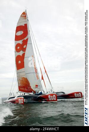 VOILE - SOLO OUEST-EST TENTATIVE DE RECORD TRANSATLANTIQUE DE AMBROSE LIGHT À CAPE LIZARD - SOUTHAMPTON (UK) - 29/06/2004 - PHOTO : JON NASH / DPPI 75 PIEDS TRIMARAN CASTORAMA B&Q / SKIPPER : ELLEN MACARTHUR (ROYAUME-UNI) - N'A PAS RÉUSSI À BATTRE LE RECORD DE LAURENT BOURGNON EN 75 MN, MAIS EN COUVRANT 300 MILLES DE PLUS Banque D'Images