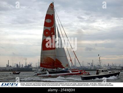 VOILE - SOLO OUEST-EST TENTATIVE DE RECORD TRANSATLANTIQUE DE AMBROSE LIGHT À CAPE LIZARD - SOUTHAMPTON (UK) - 29/06/2004 - PHOTO : JON NASH / DPPI 75 PIEDS TRIMARAN CASTORAMA B&Q / SKIPPER : ELLEN MACARTHUR (ROYAUME-UNI) - N'A PAS RÉUSSI À BATTRE LE RECORD DE LAURENT BOURGNON EN 75 MN, MAIS EN COUVRANT 300 MILLES DE PLUS Banque D'Images