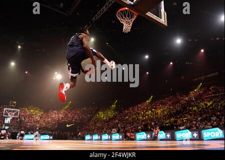 BASKET-BALL - ALL STAR GAME 2011 - BERCY - PARIS (FRA) - 29/12/2011 - PHOTO : JEAN-FRANÇOIS MOLLIERE / DPPI - DAR TUCKER (FRA) Banque D'Images