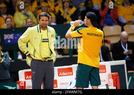 Patrick Raaprès et Lleyton Hewitt lors du 1er tour du groupe mondial de la coupe Davis de tennis 2014, France contre Australie, 1er jour, le 31 janvier 2014 à Venmépace, la Roche sur Yon, en France. Photo Jean-Marc Mouchet / DPPI Banque D'Images