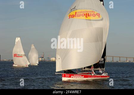 VOILE - COURSE TRANSATLANTIQUE - LA SOLIDARITÉ DU CHOCOLAT - SAINT NAZAIRE (FRA) - 18/10/09PHOTO : JULIEN GIRARDOT / DPPI BERNARD STAMM - CHEMINEES POUJOULAT Banque D'Images